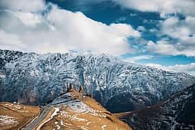 Foto 1 Excursión de un día: Jvari-Ananuri - Gudauri - Kazbegi - Gergeti