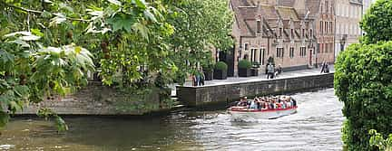 Foto 3 Excursión privada en barco por los canales de Brujas