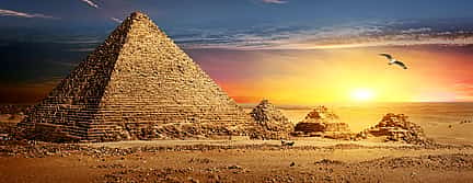 Photo 2 Full-day Giza Pyramids, Sphinx, Egyptian Museum and Khan El Khalili Bazaar Tour