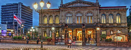 Foto 2 Paseo Nocturno por San José: Clase de Cultura y Cena Gourmet con Vinos y Cócteles