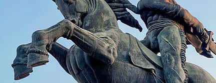 Fotoğraf 3 Godetevi Yerevan con la gente del posto