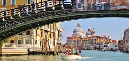 Foto 2 Enamorarse en Venecia - Paseo privado en góndola para parejas