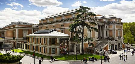 Photo 2 Sáltese la cola: Museo del Prado y barrios emblemáticos de Madrid