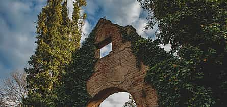 Foto 2 Visita al hospital psiquiátrico y al cementerio abandonado