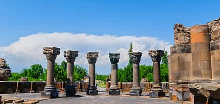 Foto 2 Excursión privada a Echmiadzin, el templo de Zvartnots, el monumento al Alfabeto y Saghmosavank