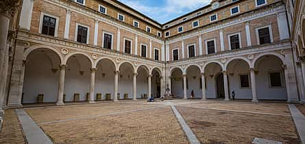 Photo 2 Urbino Walking Tour