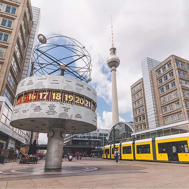 Private Berlin Bike Tour: Discover Berlin History and Highlights