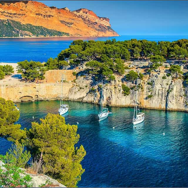 Full-day Sailing Excursion in the Calanques from Marseille