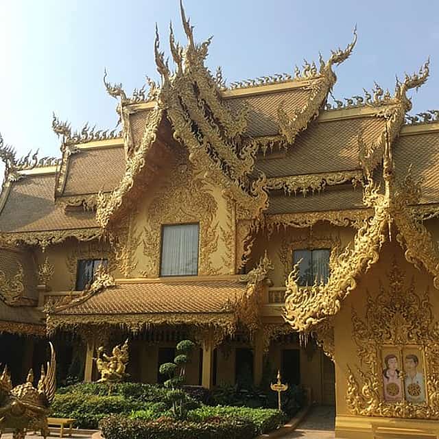 Chiang Mai: One-day Tour with White Temple, Baan Dam Museum, Blue Temple and Golden Triangle