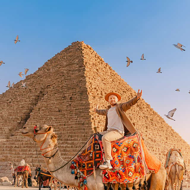 Excursión de día completo a las pirámides de Guiza, Saqqara y Menfis con almuerzo y paseo en camello