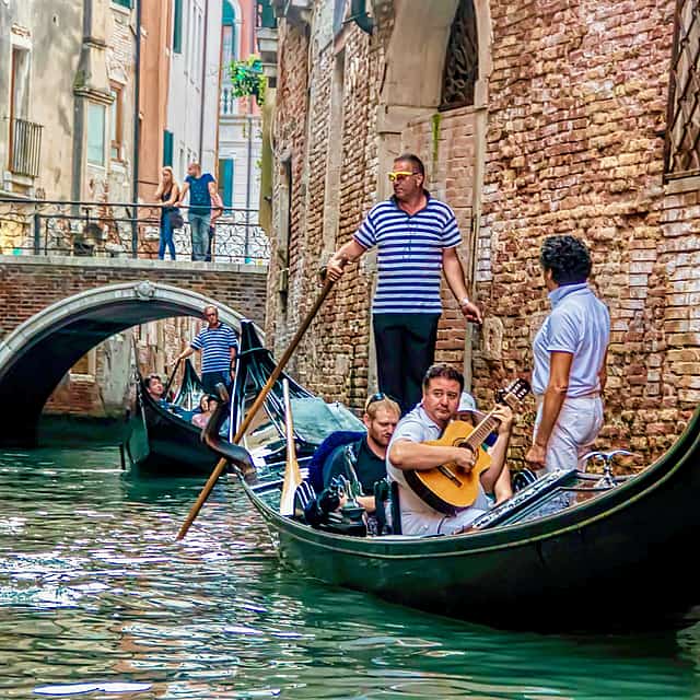 Venice Private Gondola Ride with Serenade