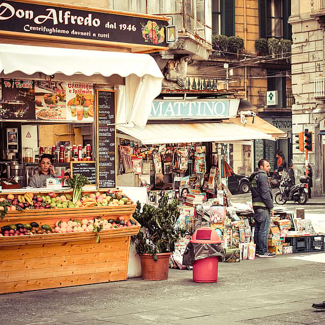 Naples Private Walking Tour with Food Tasting