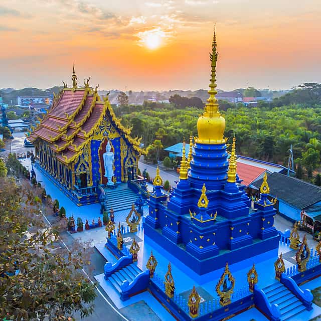 Chiang Mai: White Temple, Baan Dam Museum and Blue Temple Full Day Tour