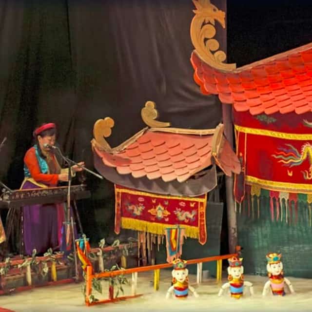 Вечернее шоу вьетнамских кукол на воде с ужином