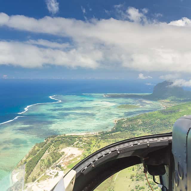 Excursión obligada en helicóptero desde Triolet