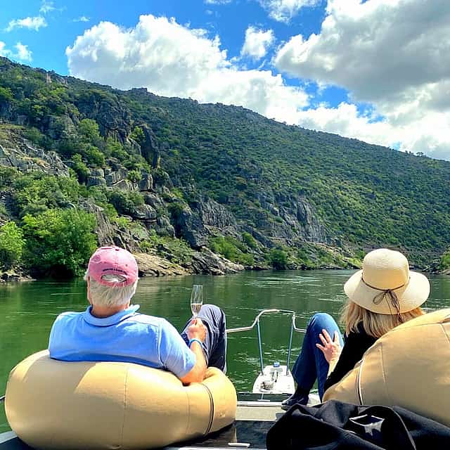Romántico paseo en barco privado con cata de vino de Oporto