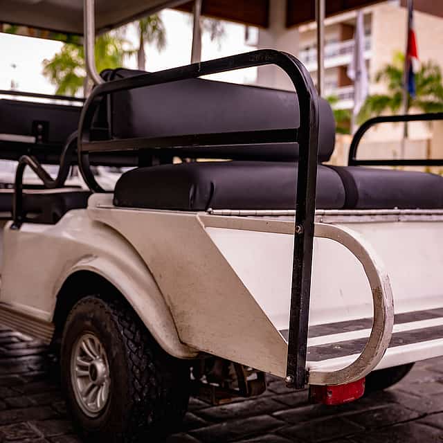 3-Hour Guided Tour in Golf Cart in Catacumbs and Appian Way Park