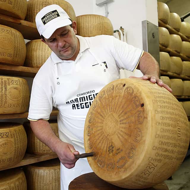 Вкус Эмилии-Романьи: Пармиджано, прошутто и бальзамический уксус из Модены