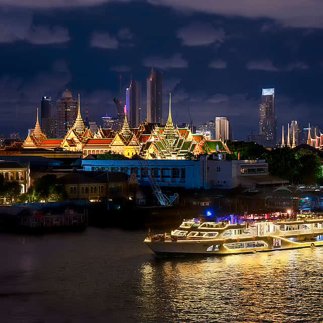 Bangkok Chao Phraya Princess Dinner Cruise with Live Music and Show