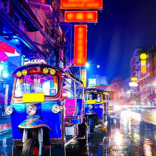 Bangkok di notte: Tour gastronomico urbano in tuk tuk
