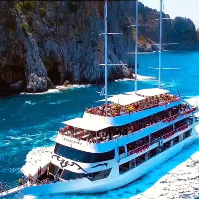 StarCraft tri-deck yacht cruise with transfer from Side