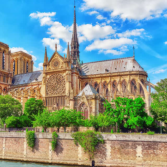 4-hours Private Van Tour in Paris