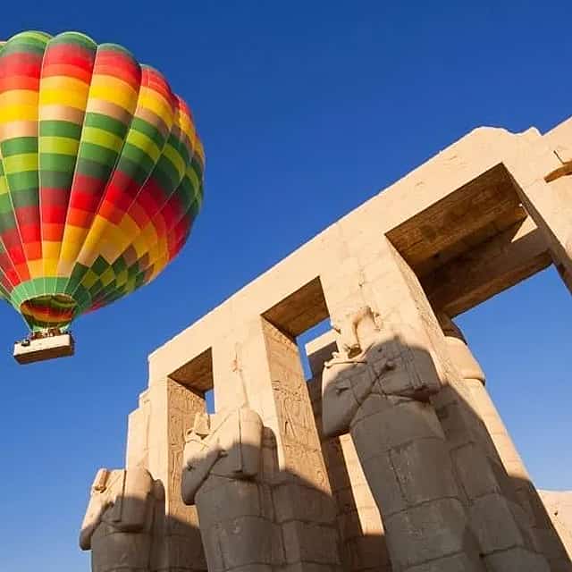 Viaje en globo aerostático en Luxor