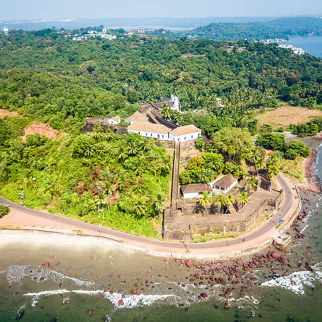 Auf dem Weg durch die Festungen von Goa
