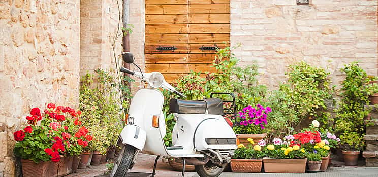 Photo 1 Chianti Vespa Self-drive Tour