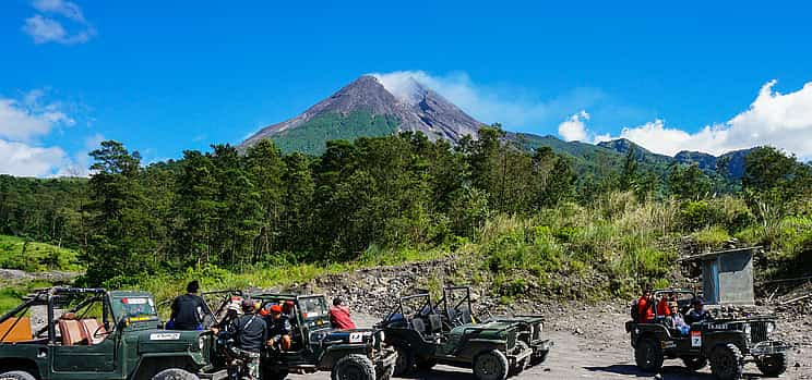 Foto 1 Borobudur-Tempel und Merapi-Lava-Jeep-Tour