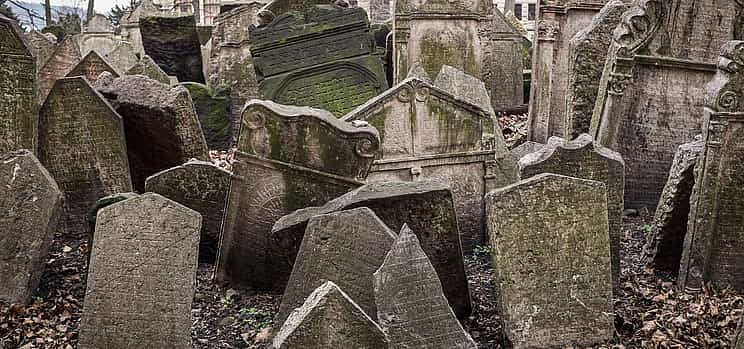 Foto 1 Visita al hospital psiquiátrico y al cementerio abandonado