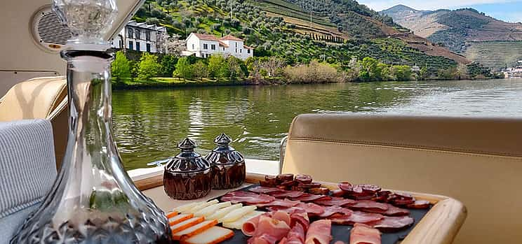 Foto 1 Private Luxuskreuzfahrt auf dem Douro mit Besuch eines erstklassigen Weinguts und Restaurants