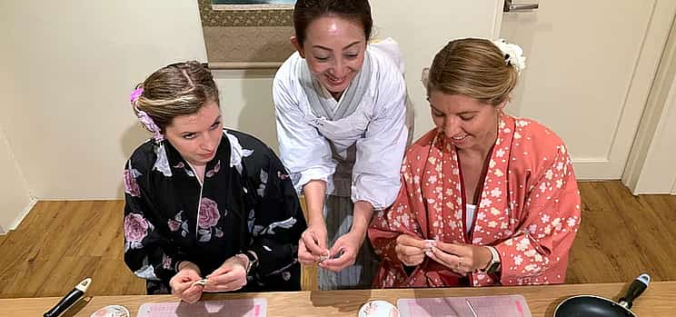 Photo 1 Gyoza Making in the Center of Kyoto