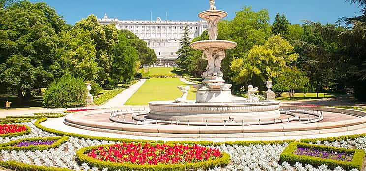 Foto 1 Escapada por la tarde: Palacio Real, Paseo por la Ciudad y Espectáculo Flamenco