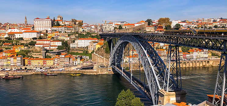 Foto 1 Stadtrundfahrt durch Porto mit Flussfahrt und Besuch der Weinkeller