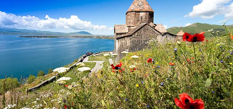 Foto 1 Garni-Tempel, Geghard-Kloster, Meisterkurs im Lavash-Backen, Sewansee, Sewanavank-Kloster