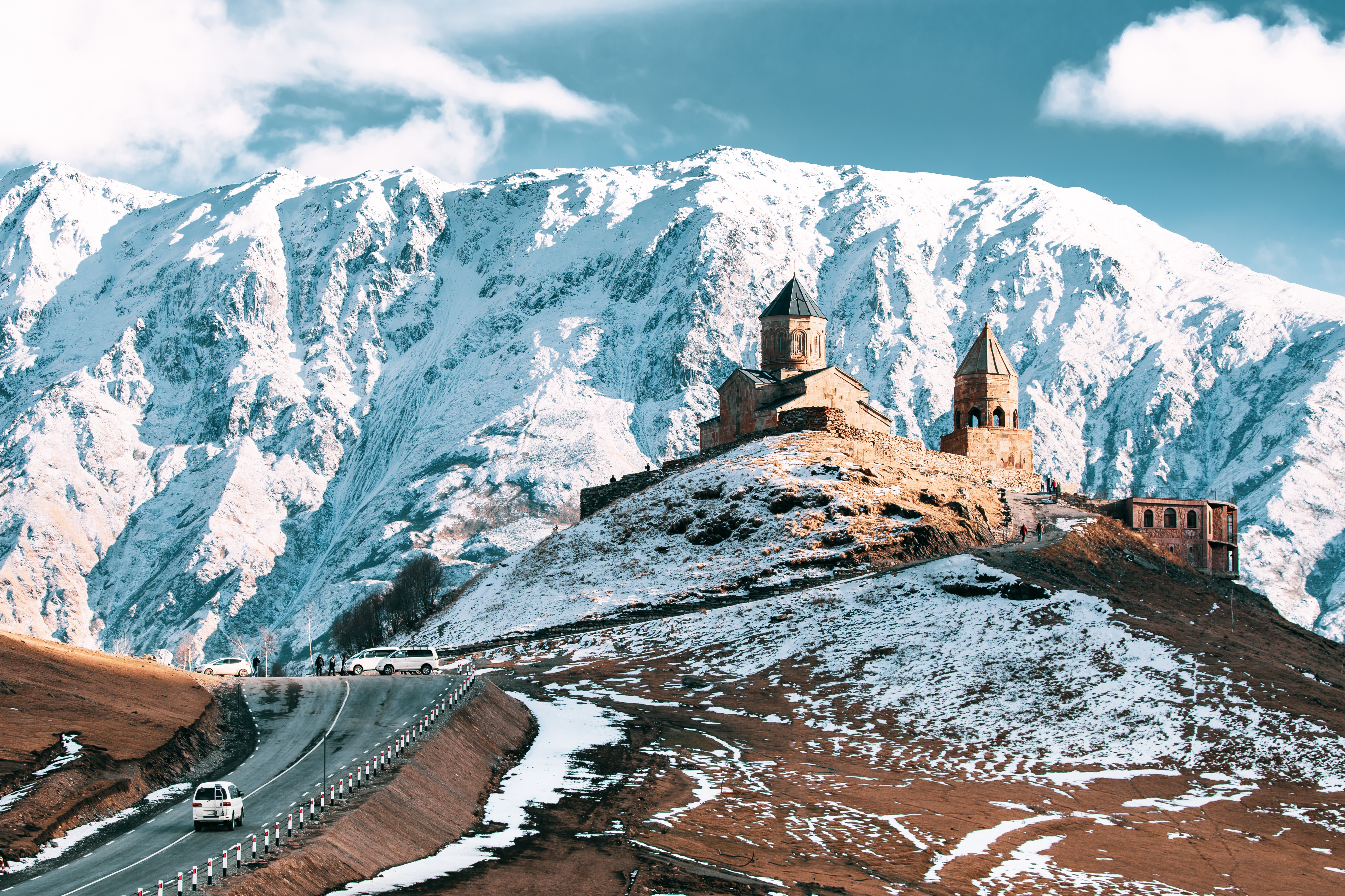 Фото 1 Tagestour Kazbegi-Gebirge und Festung Ananuri
