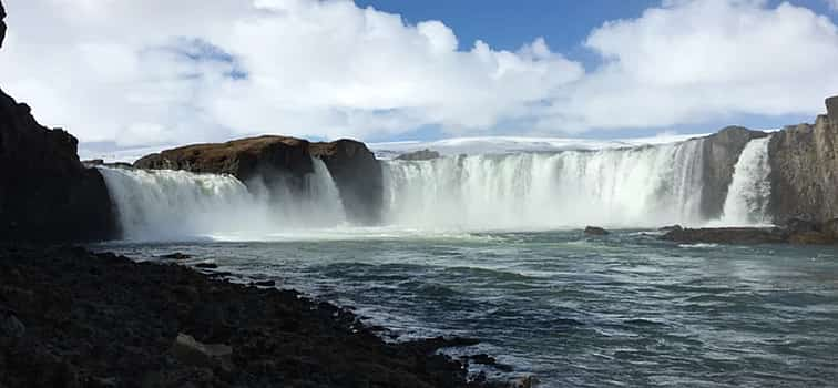 Foto 1 Excursión de un día al lago Mývatn y la cascada de Godafoss para cruceros desde el puerto de Akureyri