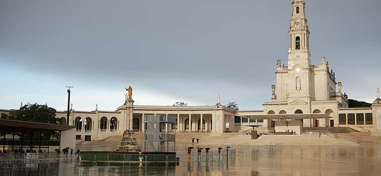 Foto 1 Visita histórica de Fátima