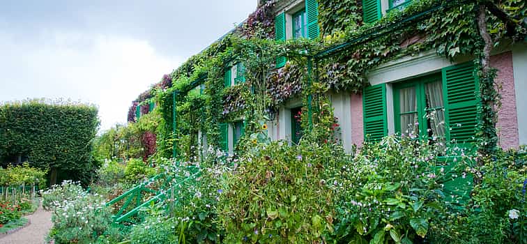 Photo 1 Giverny-Claude Monet's House and Gardens Private Trip
