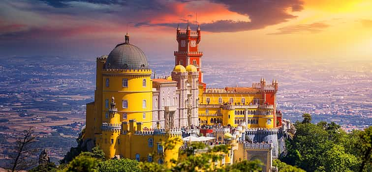 Foto 1 Excursión Matinal en Sintra, Palacio de Pena y Cabo da Roca en Grupo Reducido desde Cascais