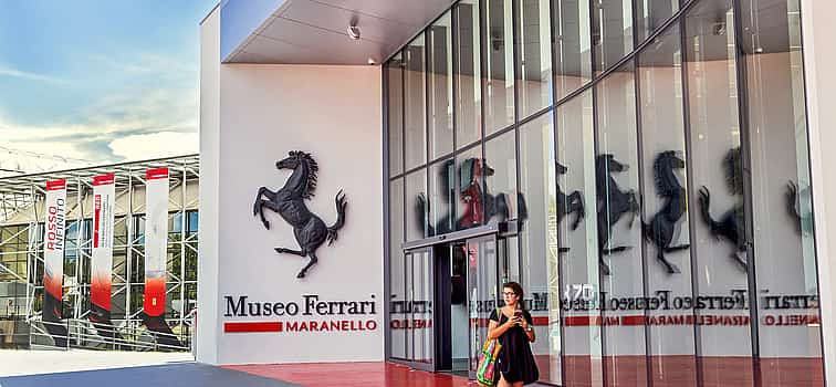 Foto 1 Entrada al Museo Ferrari