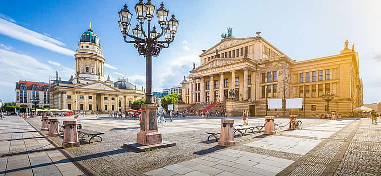 Foto 1 Private Taxitour durch die östliche und westliche Stadtgeschichte und Architektur