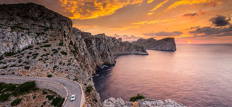 Foto 1 Vuelo en helicóptero al atardecer en Cap Formentor