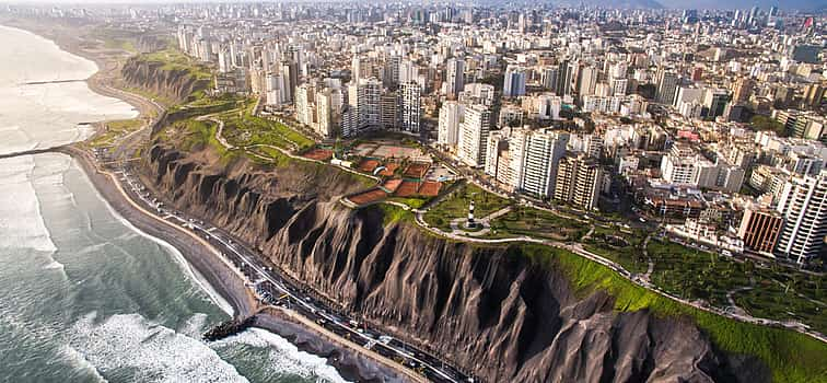 Foto 1 Visita clásica de medio día a pie por la ciudad de Lima