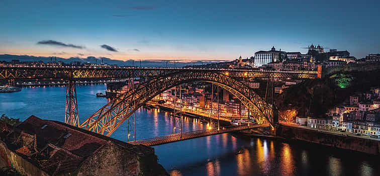 Foto 1 Visita nocturna a Oporto con espectáculo de fado y cena